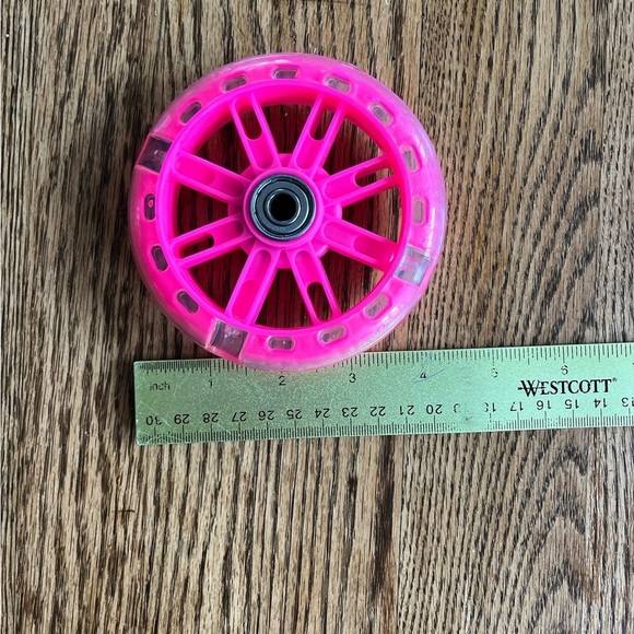 Pink Training Wheels with Black Brackets, Heavy Duty Quality - Picture 5 of 6
